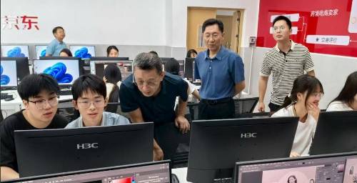  骄阳下的实训画卷 多专业的筑梦征程 ——岳阳现代服务职业学院暑期综合实训热潮涌动