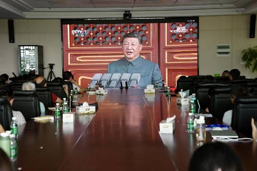 我校组织观看纪念抗战胜利80周年阅兵直播 凝聚育人力量，共话职业教育担当
